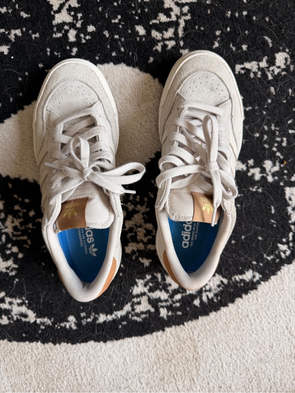 Adidas Nora Off-White Suede Sneakers US 7 men’s - Picture 4 of 4
